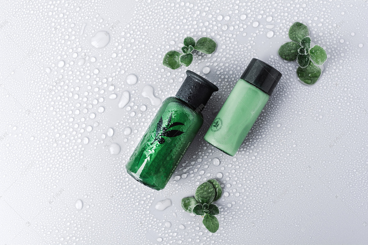 Winter skincare essentials - moisturizers and serums for dry winter skin